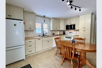 19 Arnold Rd, Sturbridge, MA 01518 - Photo 3