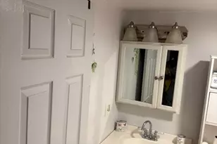 11 Cottage St, Lowell, MA 01852 - Photo 9