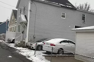 11 Cottage St, Lowell, MA 01852 - Photo 5