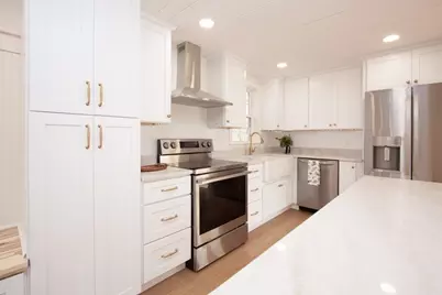 14 Bartlett St, Oxford, MA 01540 - Photo 1