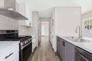 460 Collins St, Attleboro, MA 02703 - Photo 13