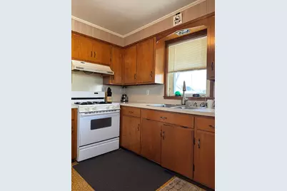 35 Randall Ave, Somerset, MA 02726 - Photo 3