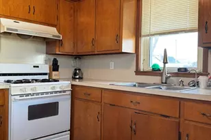 35 Randall Ave, Somerset, MA 02726 - Photo 3