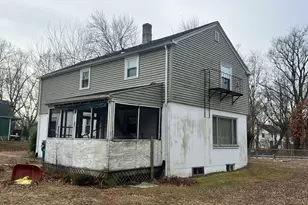 856 Newport, Attleboro, MA 02703 - Photo 7