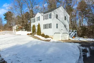 979 Hildreth St, Dracut, MA 01826 - Photo 3