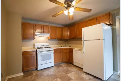 3636 N Main St #5, Fall River, MA 02720 - Photo 5