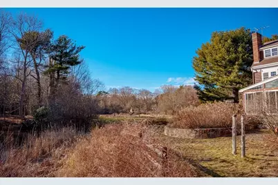 184 Hart St, Beverly, MA 01915 - Photo 5