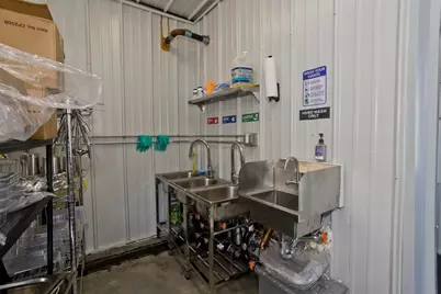 102 Grove St, Chicopee, MA 01020 - Photo 13