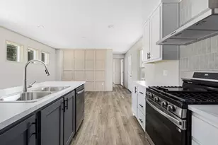 460 Collins St, Attleboro, MA 02703 - Photo 13