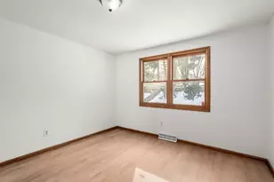 25 Laurelwood Ln, Springfield, MA 01128 - Photo 9