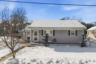 69 Coggeshall St, Dartmouth, MA 02747 - Photo 3