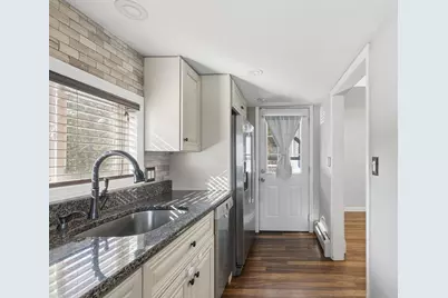 69 Coggeshall St, Dartmouth, MA 02747 - Photo 5