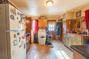 208 Laurel St, Fitchburg, MA 01420 - Photo 23