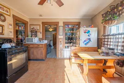 208 Laurel St, Fitchburg, MA 01420 - Photo 9