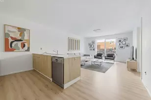 1035 Commonwealth Ave, Boston, MA 02215 - Photo 3