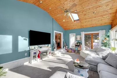 24 Grandview St, South Hadley, MA 01075 - Photo 9