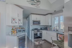 102 Edgewater Rd, Hull, MA 02045 - Photo 27