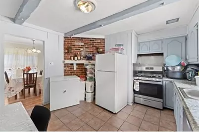 19 Heath St, Everett, MA 02149 - Photo 3