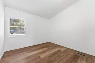 37 Sun Valley Rd, Holyoke, MA 01040 - Photo 17