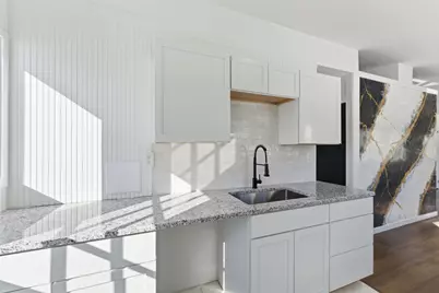 37 Sun Valley Rd, Holyoke, MA 01040 - Photo 9