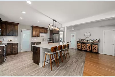 4 Waite Ave, Burlington, MA 01803 - Photo 7