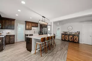 4 Waite Ave, Burlington, MA 01803 - Photo 7