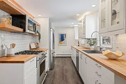 104 Myrtle Ave, Wakefield, MA 01880 - Photo 3