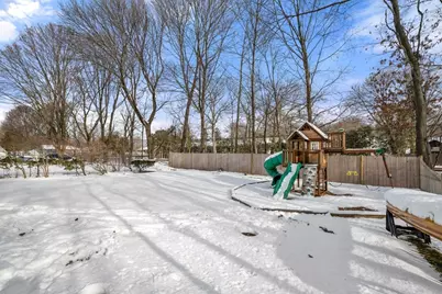 104 Myrtle Ave, Wakefield, MA 01880 - Photo 23