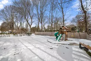 104 Myrtle Ave, Wakefield, MA 01880 - Photo 23