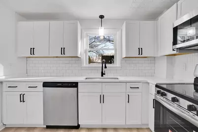 47 Victoria St, Springfield, MA 01104 - Photo 9