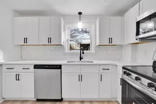 47 Victoria St, Springfield, MA 01104 - Photo 9