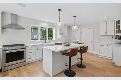 6 Everett Street, Stoneham, MA 02180 - Photo 5