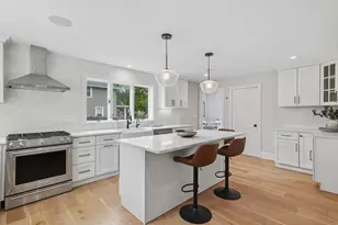 6 Everett St, Stoneham, MA 02180 - Photo 5
