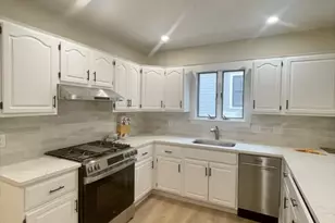 324 Savin Hill Ave, Boston, MA 02125 - Photo 7