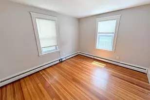 8 Arthur St, Salem, MA 01970 - Photo 3