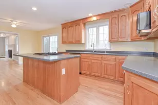 173 East St, Upton, MA 01568 - Photo 3