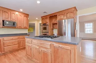 173 East St, Upton, MA 01568 - Photo 5