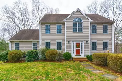 173 East St, Upton, MA 01568 - Photo 1