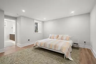 116 Thorndike St, Brookline, MA 02446 - Photo 15