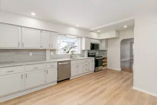 412 Cabot St, Beverly, MA 01915 - Photo 9