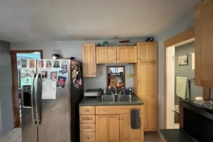 93 Maple St, Greenfield, MA 01301 - Photo 7