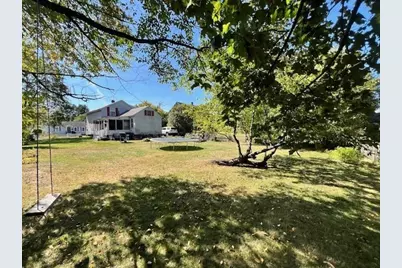 93 Maple St, Greenfield, MA 01301 - Photo 5