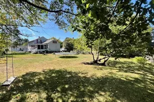 93 Maple St, Greenfield, MA 01301 - Photo 5