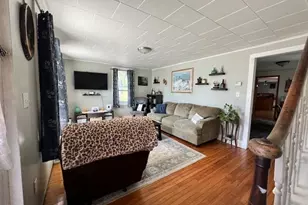 93 Maple St, Greenfield, MA 01301 - Photo 15