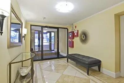 242 Beacon St #1, Boston, MA 02116 - Photo 25