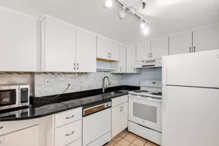 242 Beacon St, Boston, MA 02116 - Photo 15