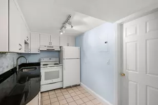 242 Beacon St, Boston, MA 02116 - Photo 17