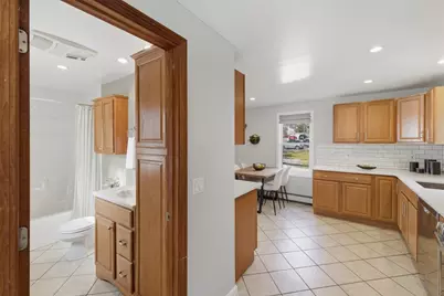 12 Johnson Pl, Norwood, MA 02062 - Photo 7