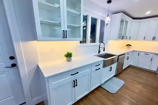 40 Centre St, Danvers, MA 01923 - Photo 7