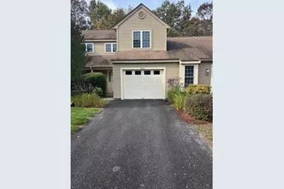 920 Ridgefield Cir #C, Clinton, MA 01510 - Photo 1